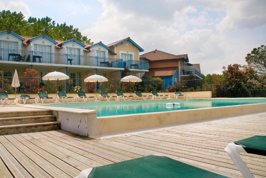 Residence Pierre & Vacances Le Hameau Du Lac Marciac Exteriör bild