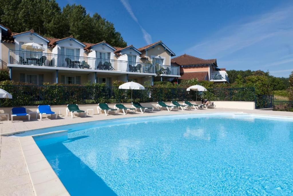 Residence Pierre & Vacances Le Hameau Du Lac Marciac Exteriör bild